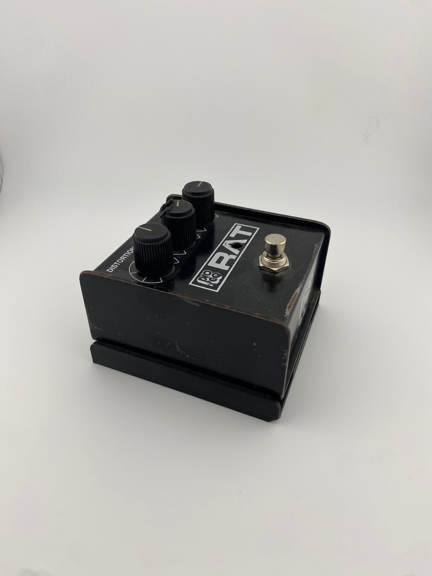 Pedalboard adapter / riser for Rat 2 type enclosures
