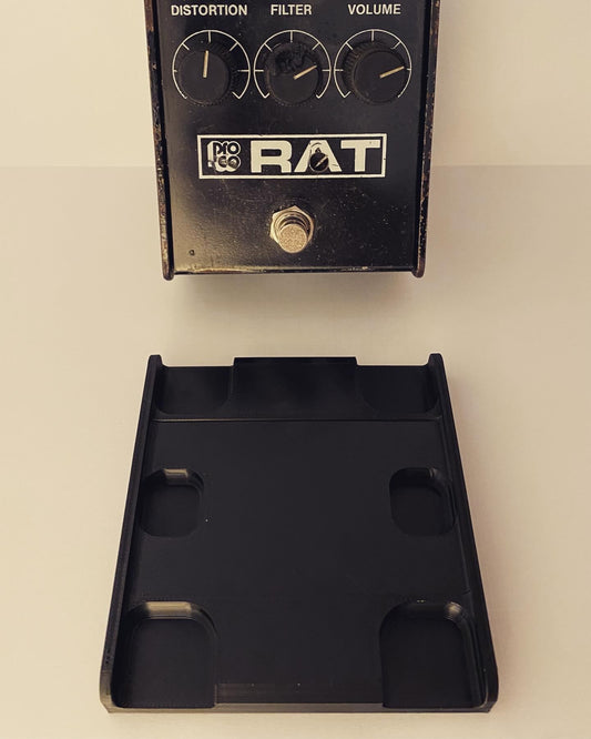 Pedalboard adapter / riser for Rat 2 type enclosures